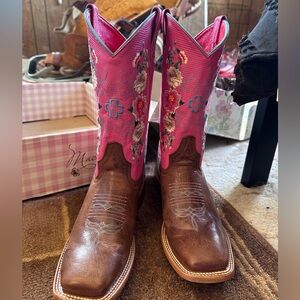 New pair Macie bean boots size 6